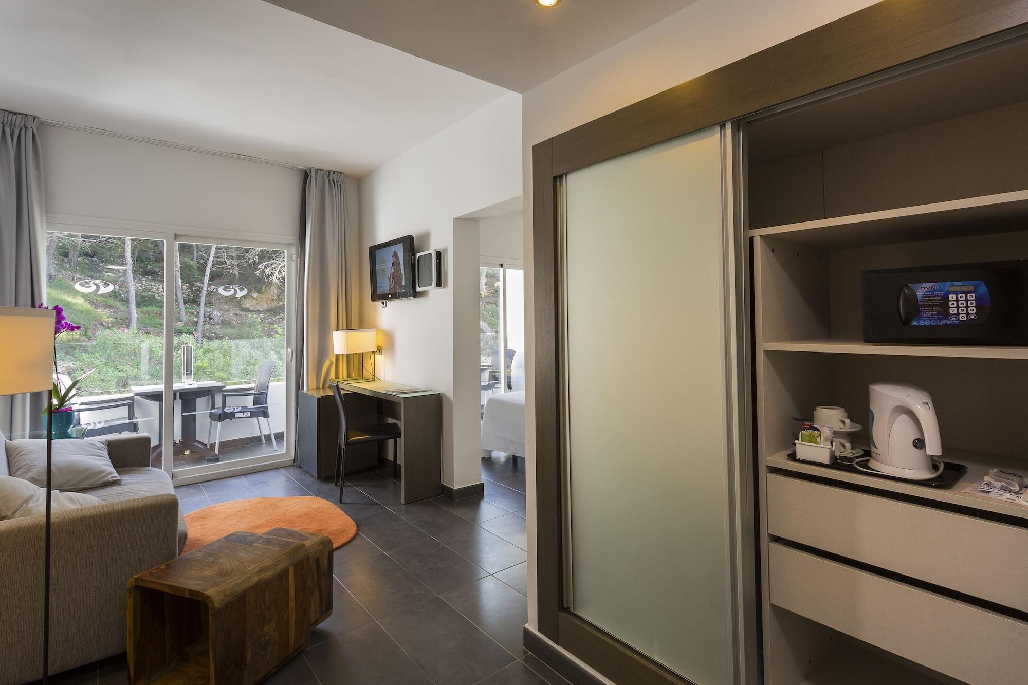 Palladium Hotel Cala Llonga - Adults Only Eksteriør billede