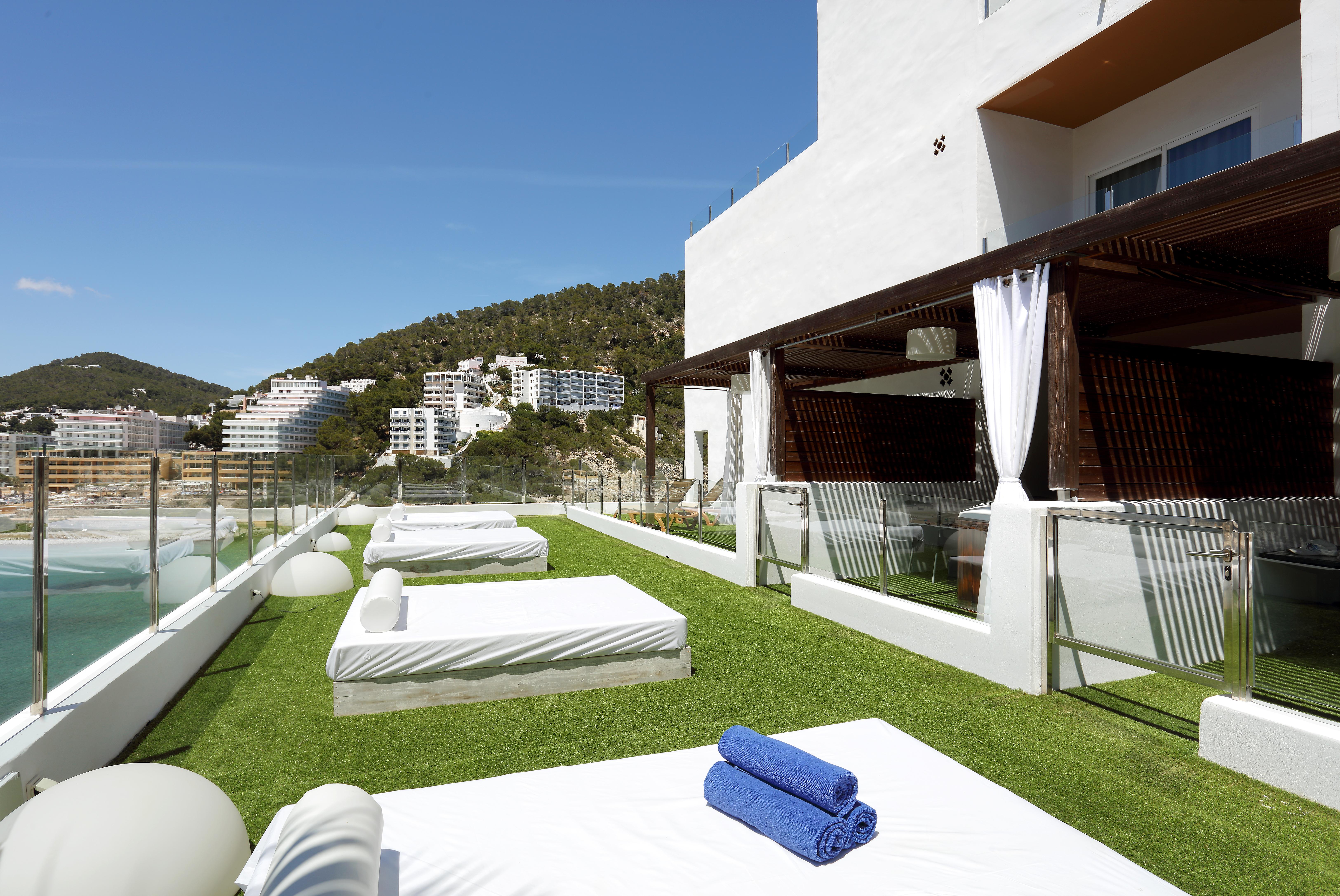 Palladium Hotel Cala Llonga - Adults Only Eksteriør billede