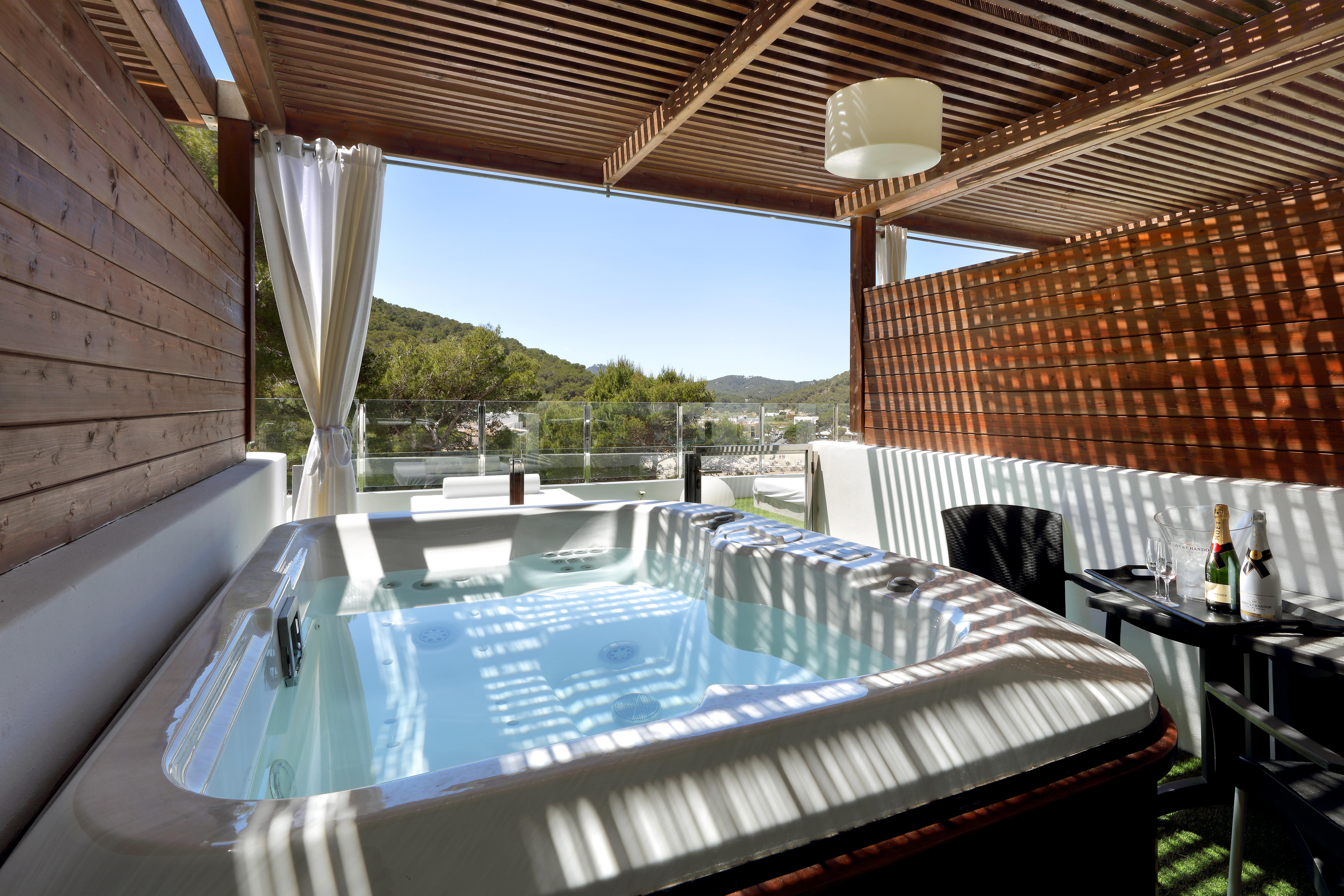 Palladium Hotel Cala Llonga - Adults Only Eksteriør billede