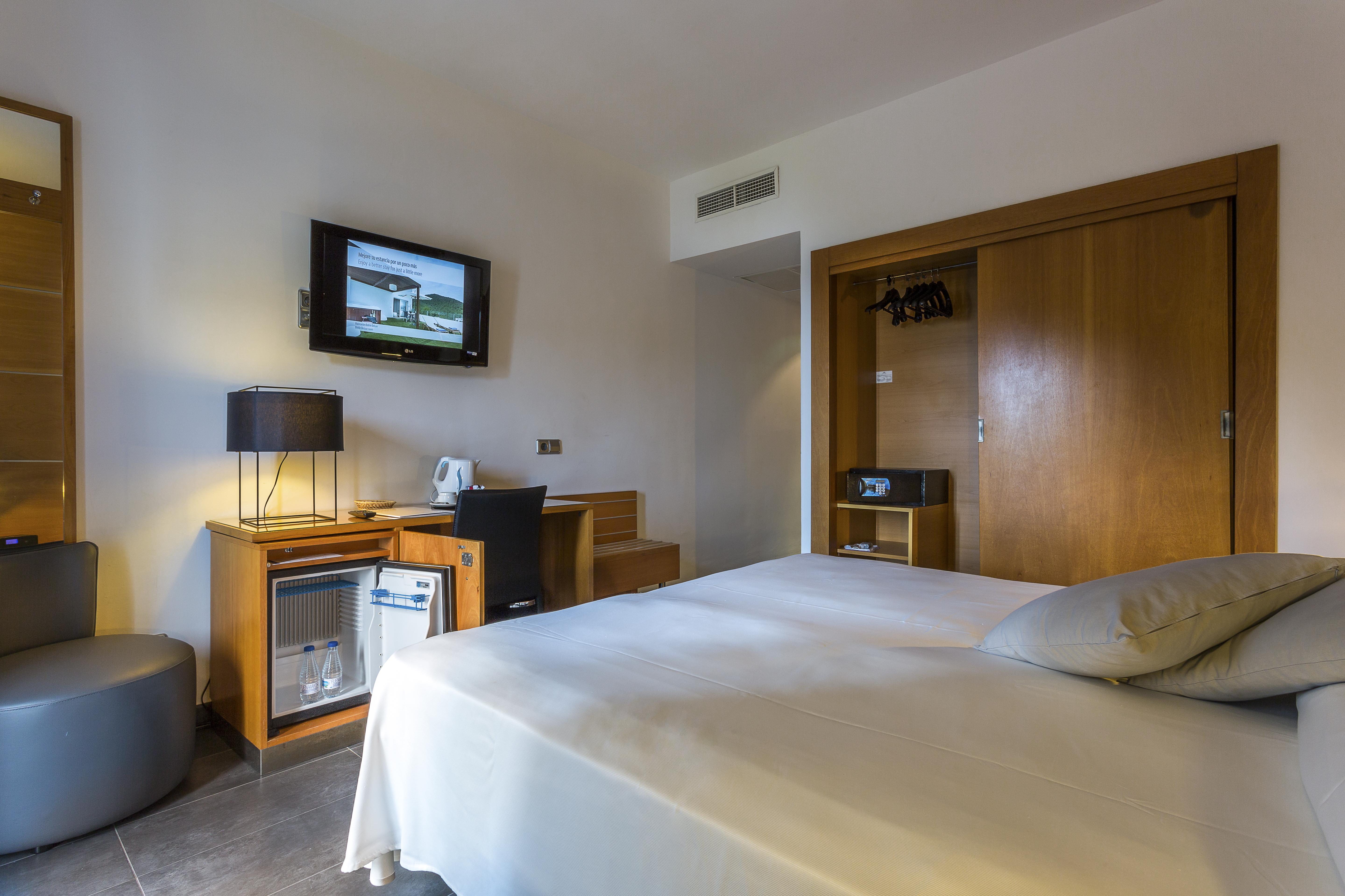 Palladium Hotel Cala Llonga - Adults Only Eksteriør billede