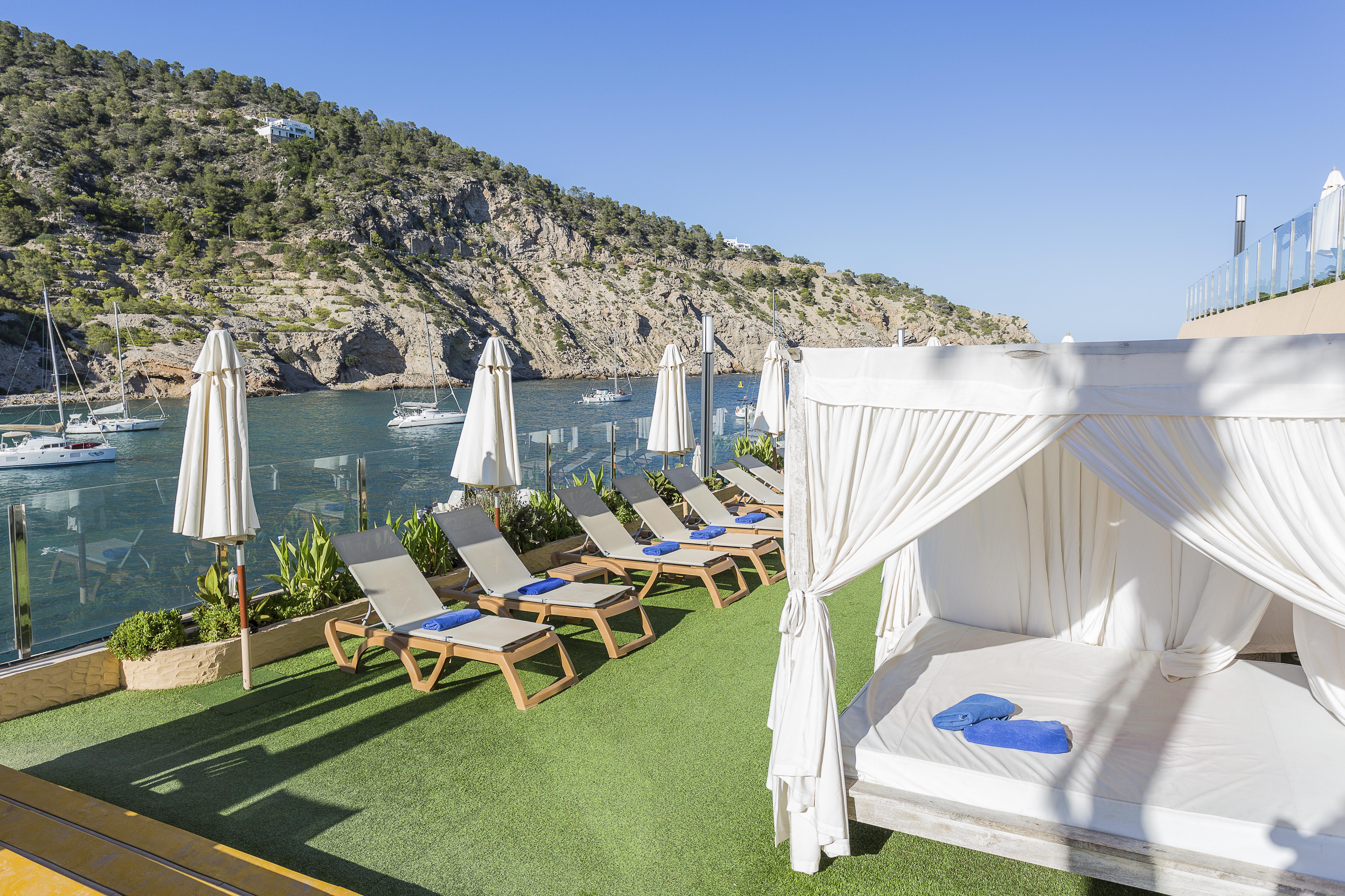 Palladium Hotel Cala Llonga - Adults Only Eksteriør billede