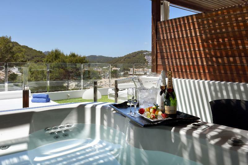 Palladium Hotel Cala Llonga - Adults Only Eksteriør billede