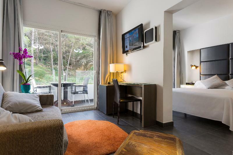 Palladium Hotel Cala Llonga - Adults Only Eksteriør billede